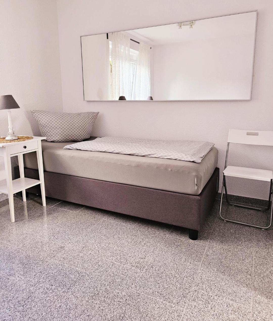 Ferienwohnung ジンスハイム エクステリア 写真