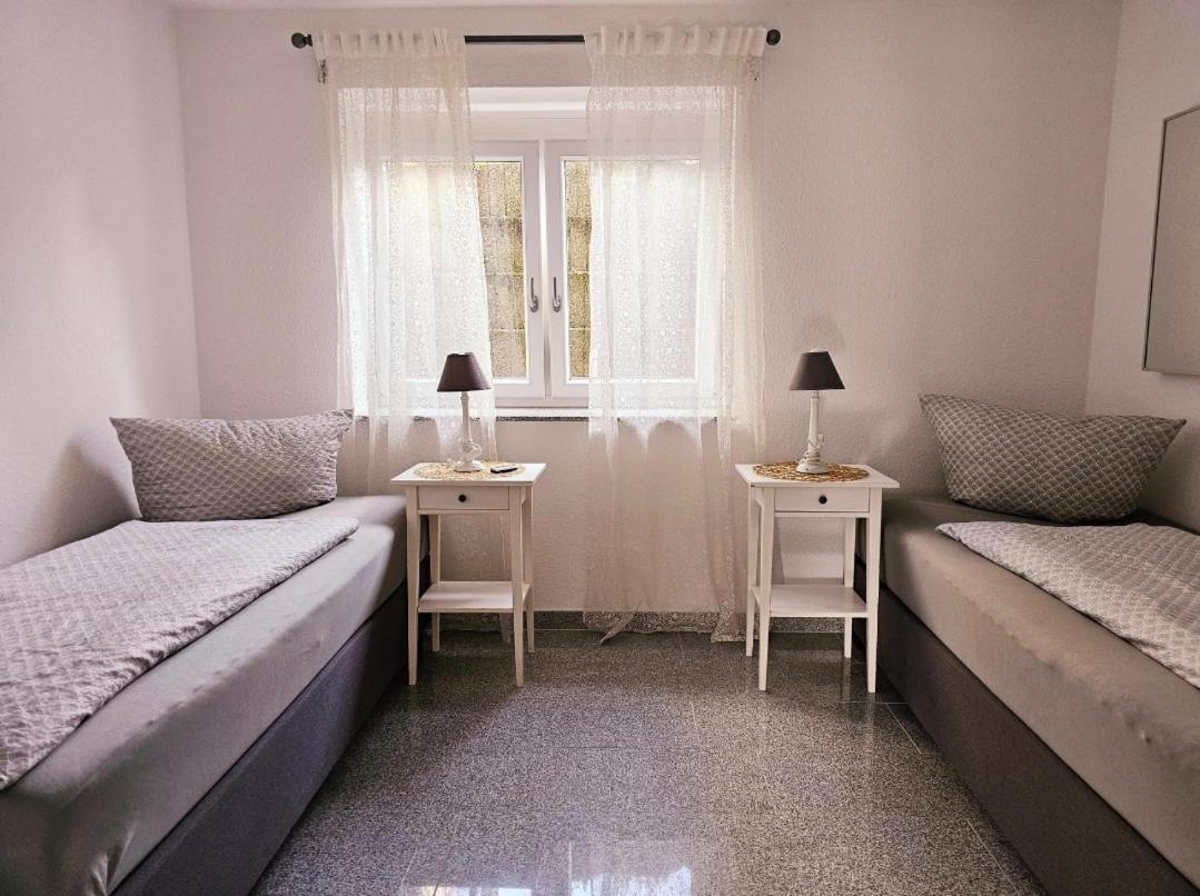 Ferienwohnung ジンスハイム エクステリア 写真